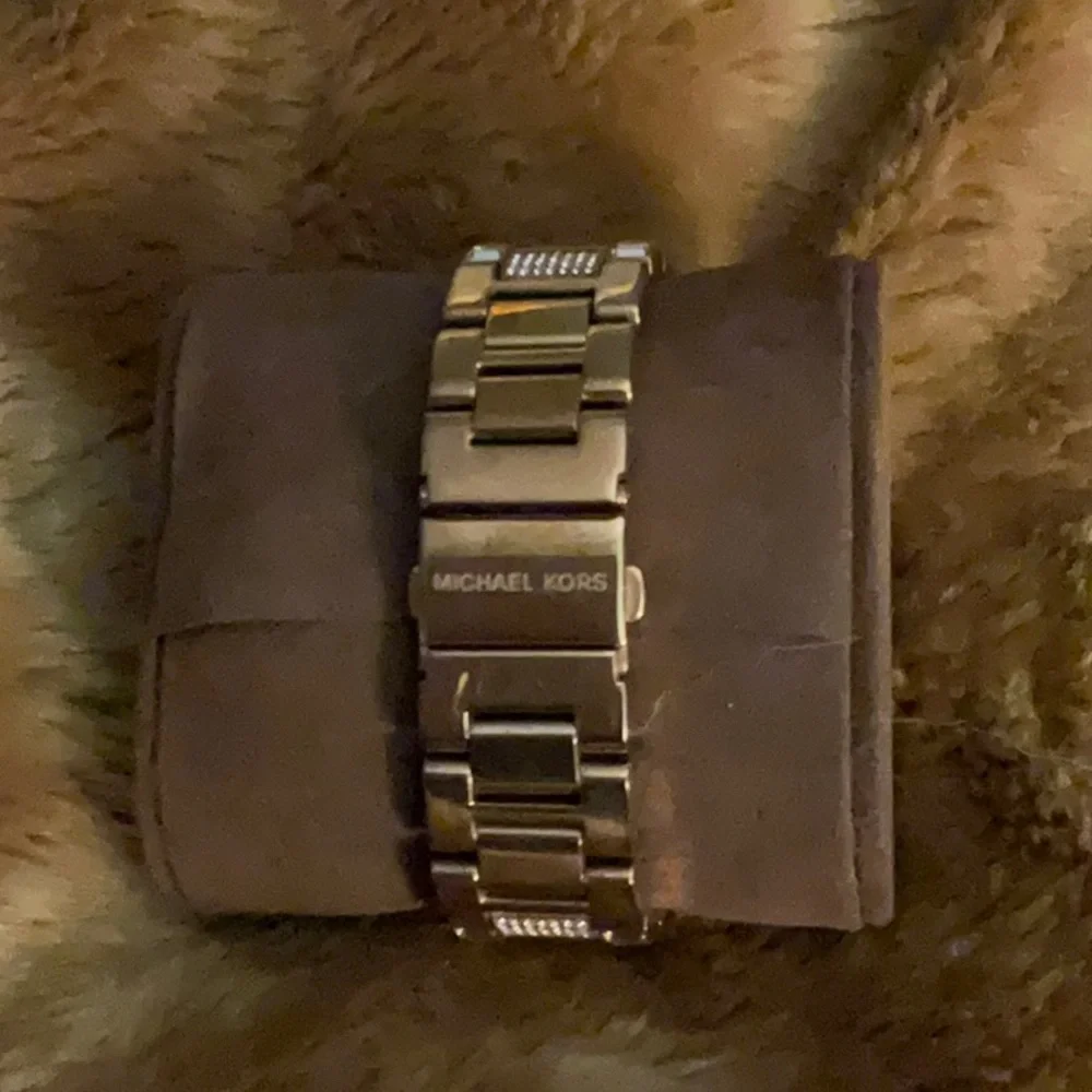 MICHAEL KORS JEWELED WATCH ROSE GOLD, see pix, new battery - Picture 5 of 13